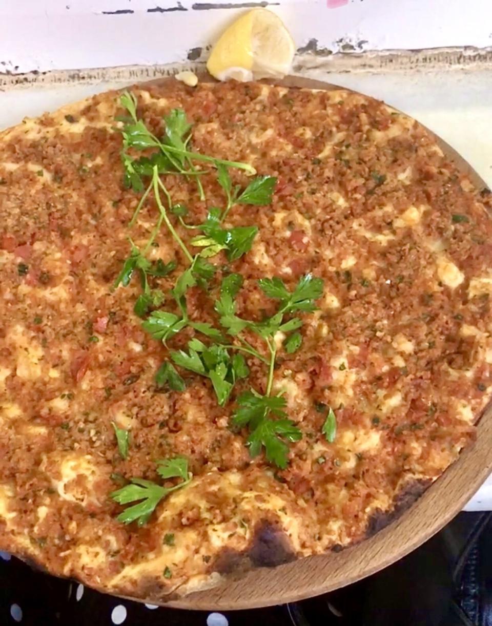 Lahmucun with parsley and lemon