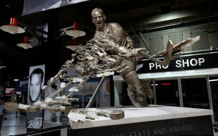 A statue of late National Hockey League (NHL) player Gordie Howe is seen in Joe Louis Hockey Arena in Detroit, Michigan, U.S. June 10, 2016. REUTERS/Rebecca Cook