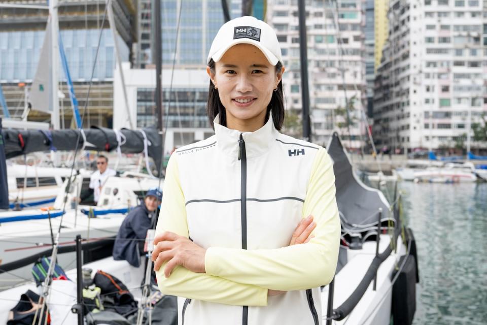 中國內地帆船運動奧運金牌得主徐莉佳為「Capitano 號」舵手。