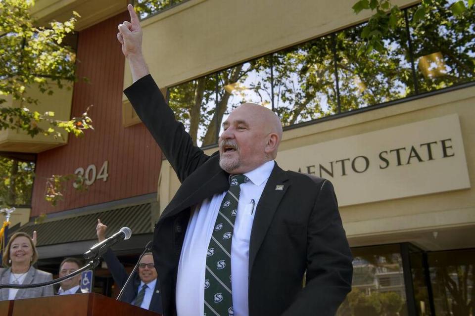 Sacramento State President Robert S. Nelsen celebrates during the ribbon-cutting ceremony to the new Sacramento State downtown facility in 2018.