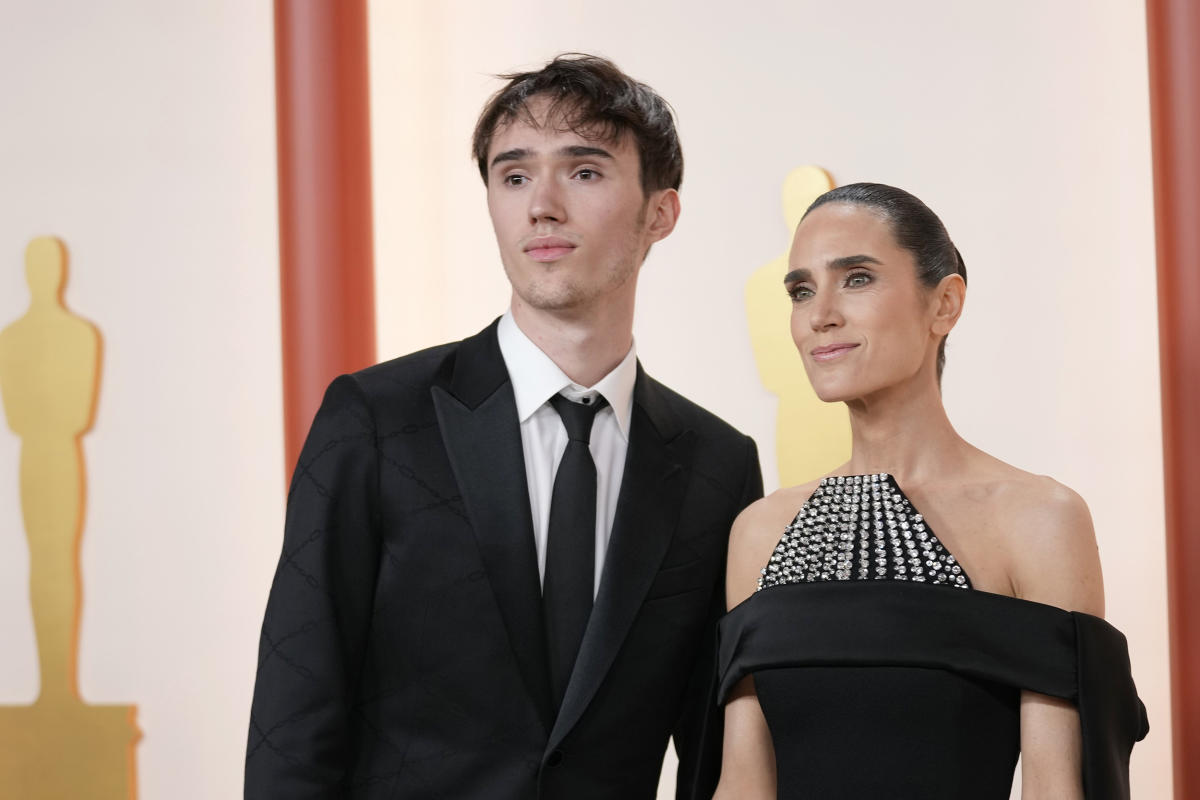 Jennifer Connelly stuns in black at Oscars 2023 with son Stellan