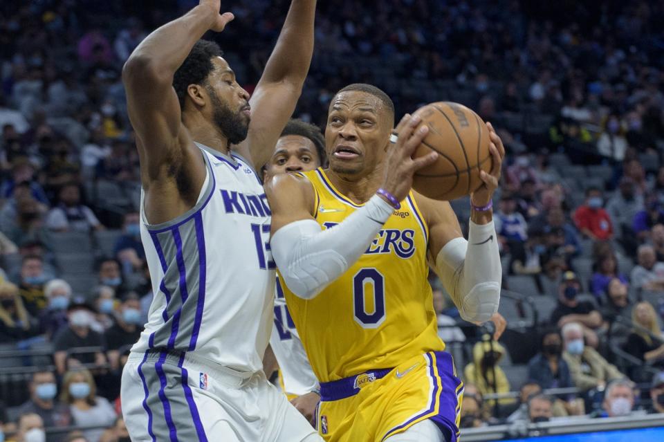 Sacramento Kings center Tristan Thompson guards Lakers guard Russell Westbrook.
