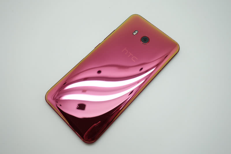 變色龍重現江湖 HTC U11豔陽紅 閃亮開箱