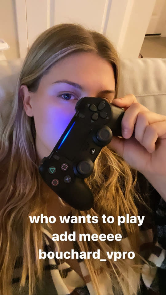 Eugenie Bouchard inviting fans to add her on Playstation4.