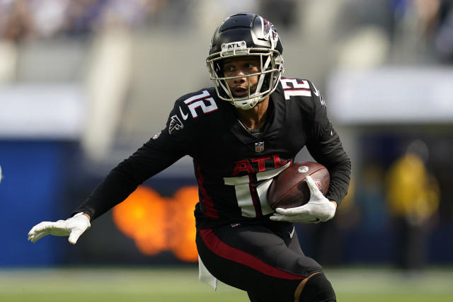 Atlanta Falcons quarterback Marcus Mariota (1) runs the ball during  overtime of an NFL football game