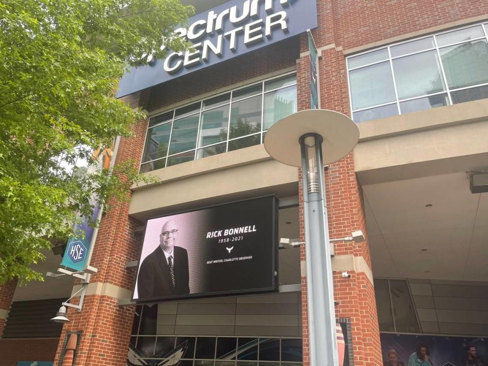 Charlotte Observer beat writer Rick Bonnell is honored outside Spectrum Center, the home of the Charlotte Hornets, on June 2, 2021, a day after he died. Bonnell covered the team for 33 years.