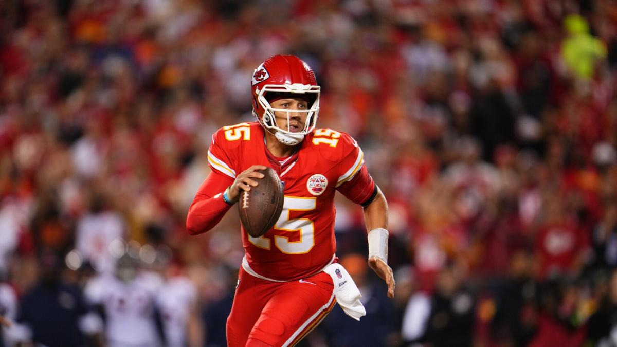 Patrick Mahomes' smart slide to preserve Kansas City's 23-20 win