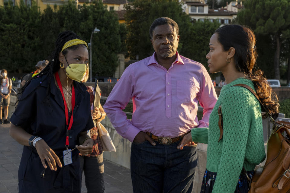 From Scratch. (L to R) Director Nzingha Stewart, Keith David as Hershel Wheeler, Zoe Saldana as Amy Wheeler in episode 101 of From Scratch. Cr. Philippe Antonello/Netflix © 2022