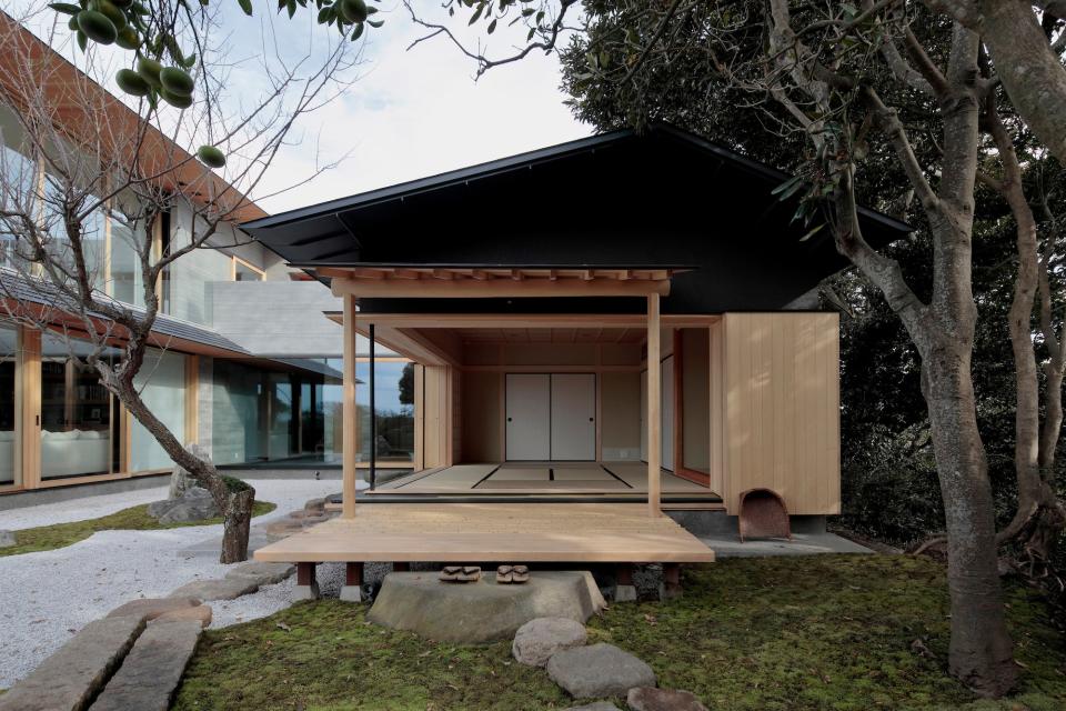 This Home Beautifully Blends Traditional and Modern Japanese Architecture