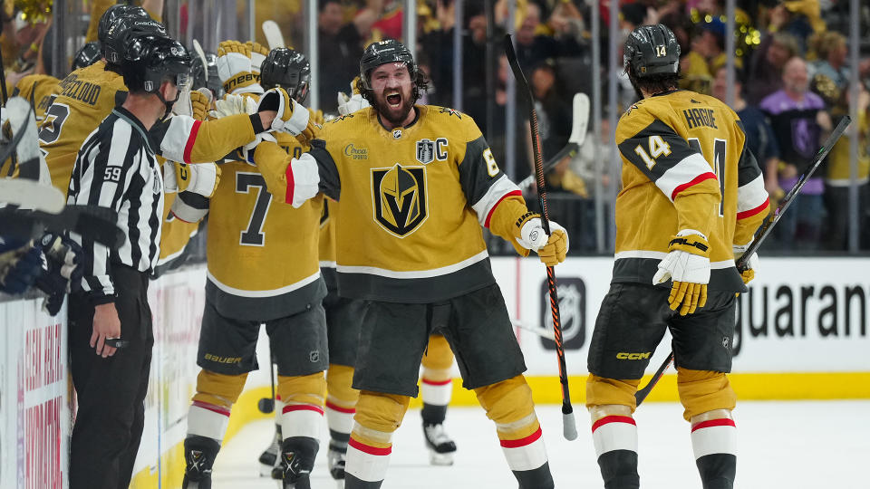 Golden Knights 주장 Mark Stone이 5차전에서 팀을 승리로 이끈 훌륭한 경기력을 선보였습니다(Photo by Jeff Butari/NHLI via Getty Images)