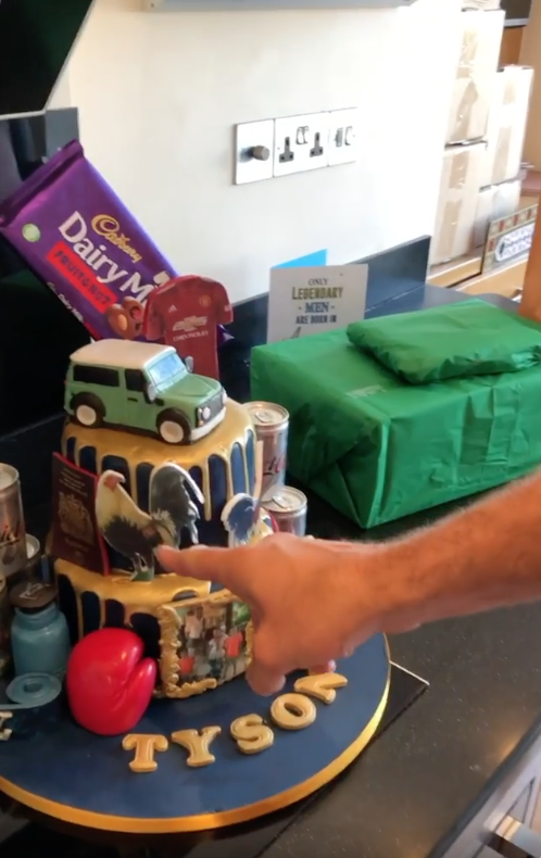 Tyson Fury is given a bespoke birthday cake (gypsyking101)