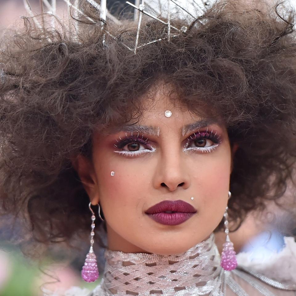 <h1 class="title">priyanka chopra met gala lashes</h1><cite class="credit">Getty Images</cite>