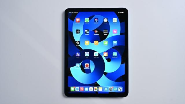 OLED 12.9-inch iPad coming in late 2023 or early 2024