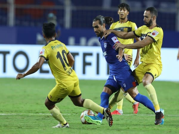 Bengaluru FC and Hyderabad FC in action in ISL (Photo/ ISL)