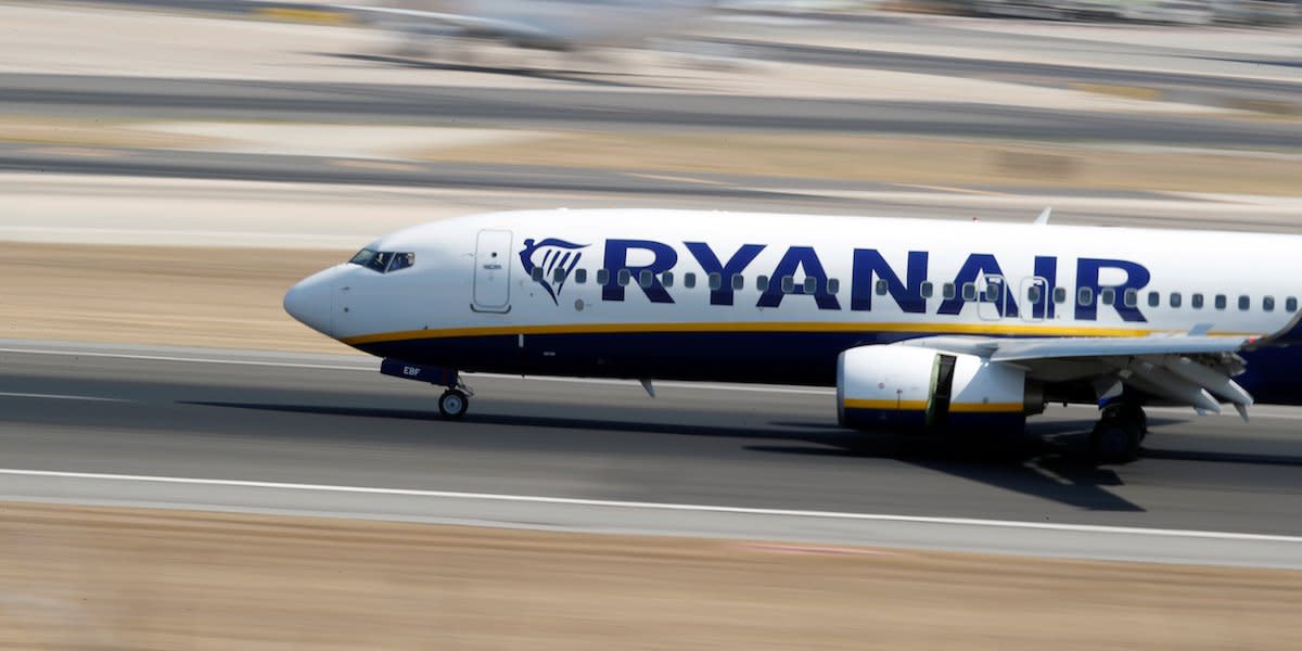 boeing 737 800 ryanair.