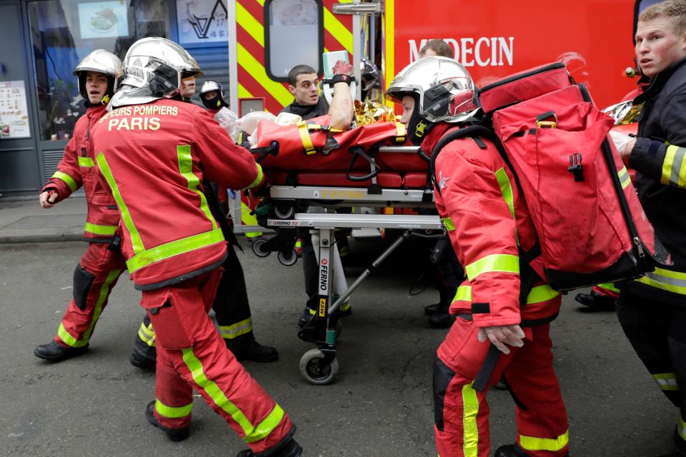 Une explosion ravage une boulangerie parisienne