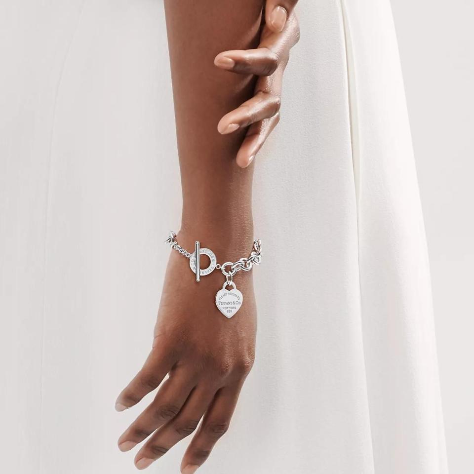 <p><a href="https://www.tiffany.com/jewelry/bracelets/return-to-tiffany-heart-tag-toggle-bracelet-GRP06971/" rel="nofollow noopener" target="_blank" data-ylk="slk:Shop Now;elm:context_link;itc:0;sec:content-canvas" class="link ">Shop Now</a></p><p>Return to Tiffany Heart Tag Toggle Bracelet</p><p>tiffany.com</p><p>$625.00</p><span class="copyright">Tiffany & Co.</span>