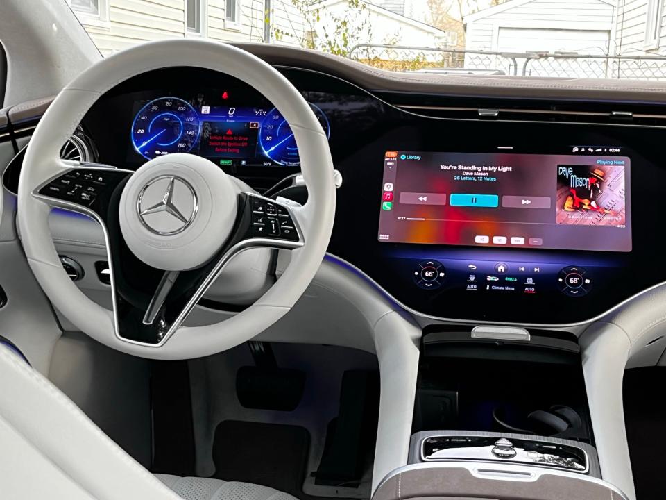 The interior of the 2022 Mercedes EQS 580 4Matic electric luxury car combines modern features, elegant design and high-quality materials.