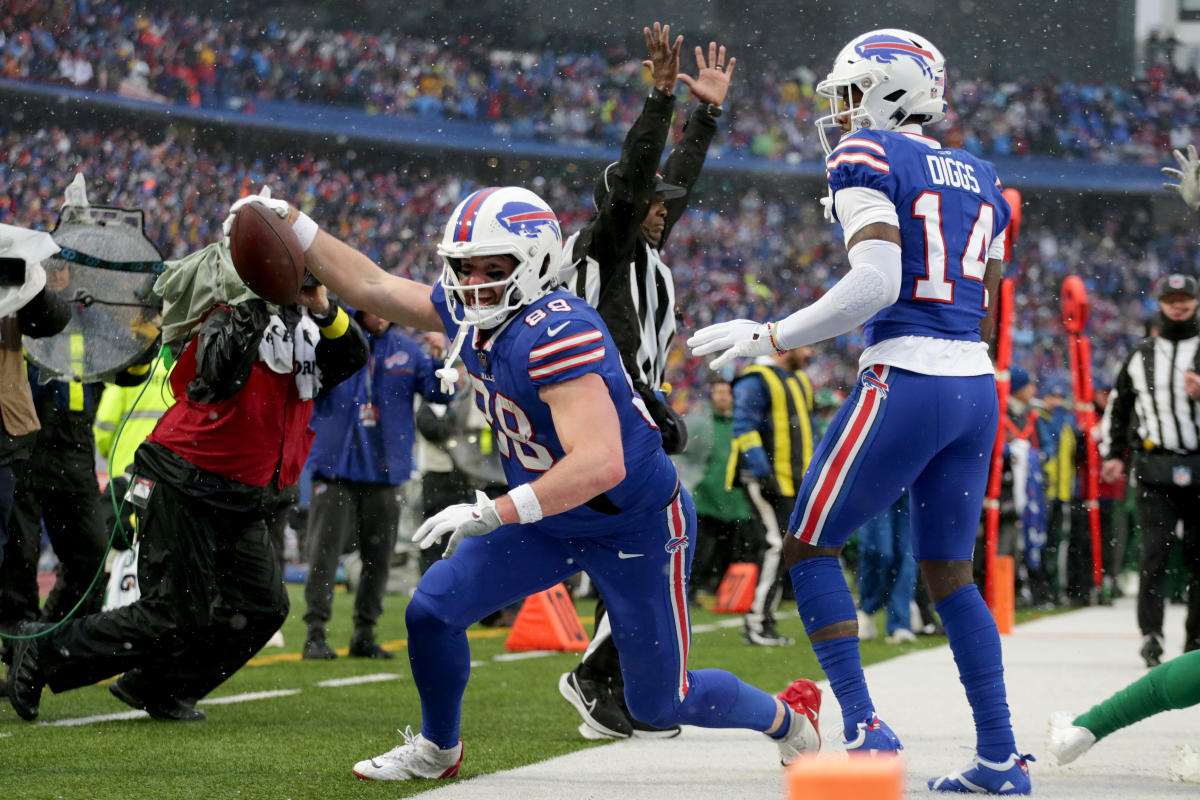 Josh Allen improvises touchdown pass to Dawson Knox - NBC Sports