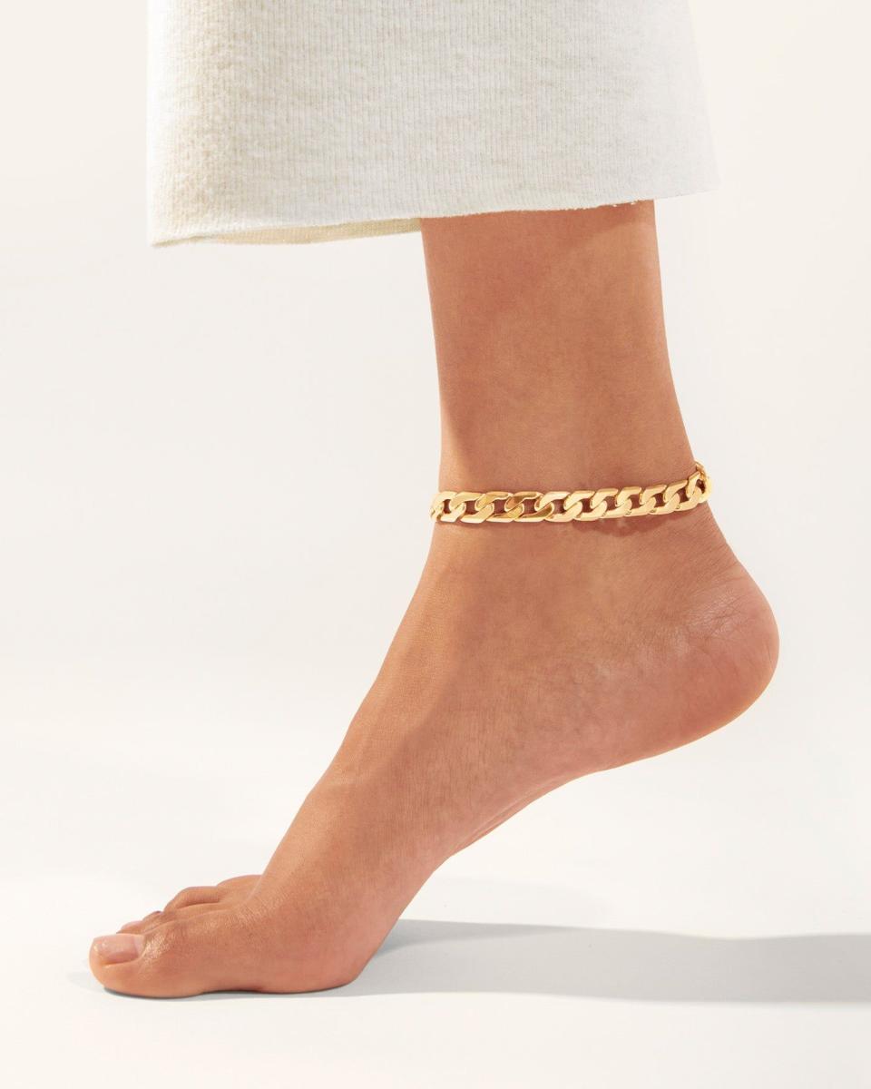 <p><a href="https://go.redirectingat.com?id=74968X1596630&url=https%3A%2F%2Fjenny-bird.com%2Fproducts%2Fhenry-anklet-gold&sref=https%3A%2F%2Fwww.townandcountrymag.com%2Fstyle%2Fjewelry-and-watches%2Fg45712773%2Fjenny-bird-4-hour-sale%2F" rel="nofollow noopener" target="_blank" data-ylk="slk:Shop Now;elm:context_link;itc:0;sec:content-canvas" class="link ">Shop Now</a></p><p>Henry Anklet</p><p>jenny-bird.com</p><p>$10.00</p>