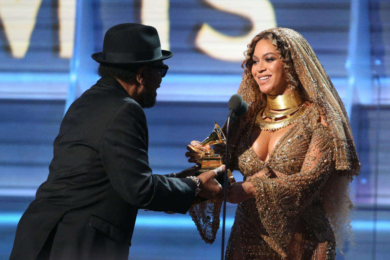 Beyoncé accepts the Grammy for Best Urban Contemporary Album for 'Lemonade' in 2017. (Photo: Reuters/Lucy Nicholson)