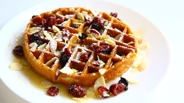 waffle with raisins