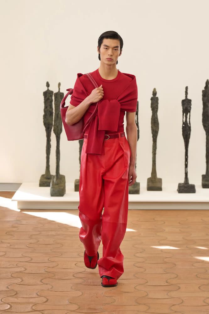 Jacquemus Spring 2024 Ready-to-Wear Les Sculptures Collection