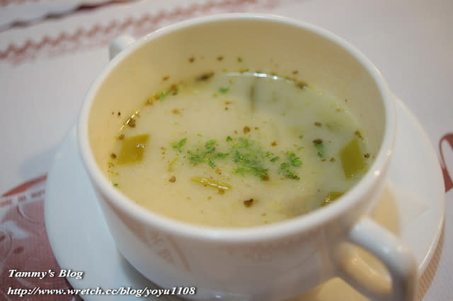 《屏東美食》墾丁。田園德式小餐館　好多肉的夜晚~已歇業