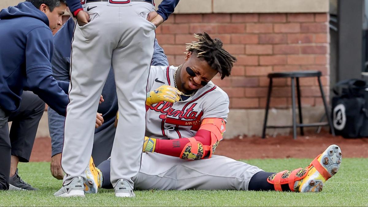 Braves slugger Ronald Acuña Jr. exits game after HBP vs. Mets - Yahoo Sports
