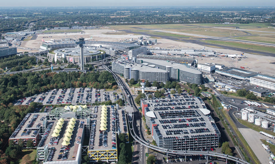 Noch mal das Rheinland, aber dieses Mal eine gute Note. Der Flughafen in Düsseldorf punktet insbesondere beim Service.