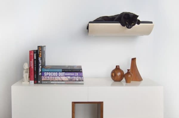 Curve Wall Mounted Pet Bed