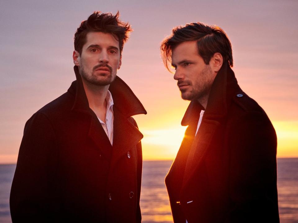 Luka Šulić (li.) und Stjepan Hauser bilden das Duo 2Cellos. (Bild: Sony Music / Olaf Heine)