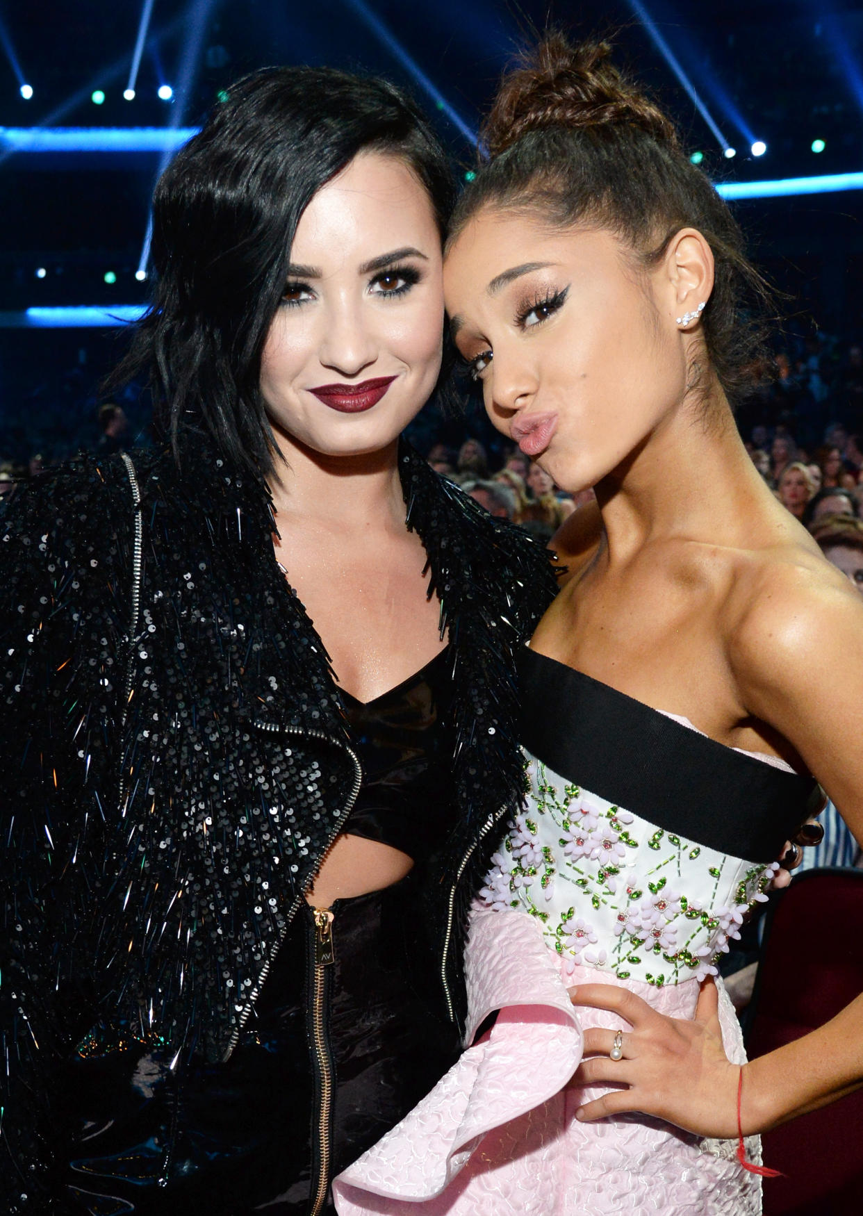 Actresses and recording artists Demi Lovato and Ariana Grande attend the 2015 American Music Awards in Los Angeles. (Photo: Kevin Mazur/AMA2015/WireImage)