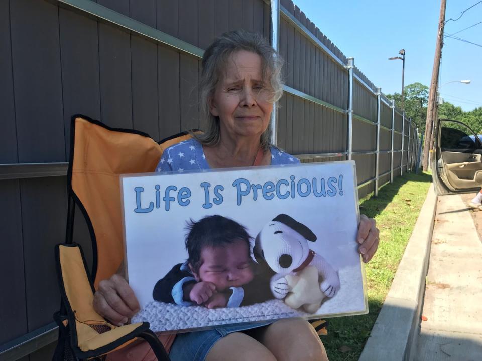 Anti-abortion activist Laura Duran, of Pro-Life Mississippi, urges struggling women to ask the church to help provide for new child (Andrew Buncombe)