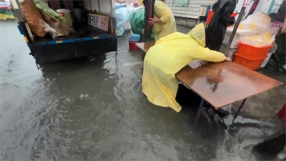 快新聞／雨彈升級！7縣市豪大雨特報　台南六甲暴雨畫面曝光