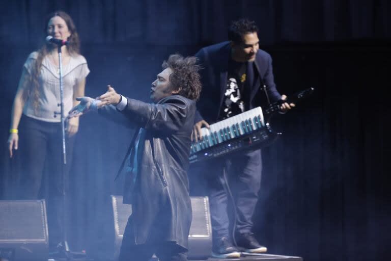 La presentación del libro de Javier Milei en el Luna Park, que incluyó un show musical a cargo del presidente