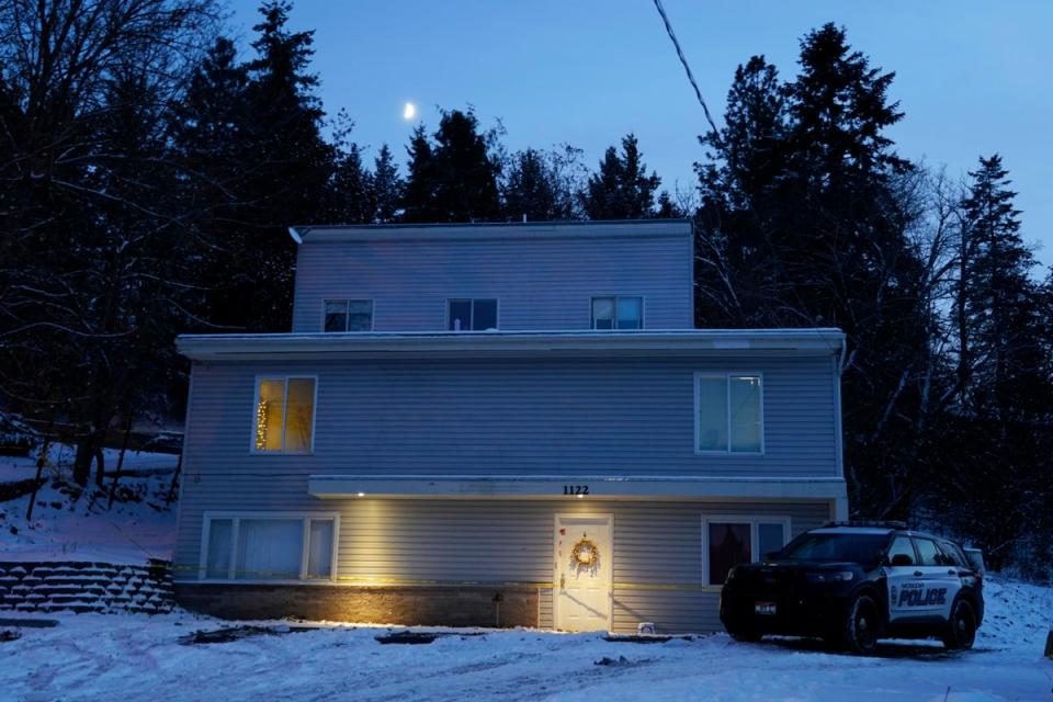 La casa donde los cuatro estudiantes fueron brutalmente asesinados (Copyright 2022 The Associated Press. Todos los derechos reservados)