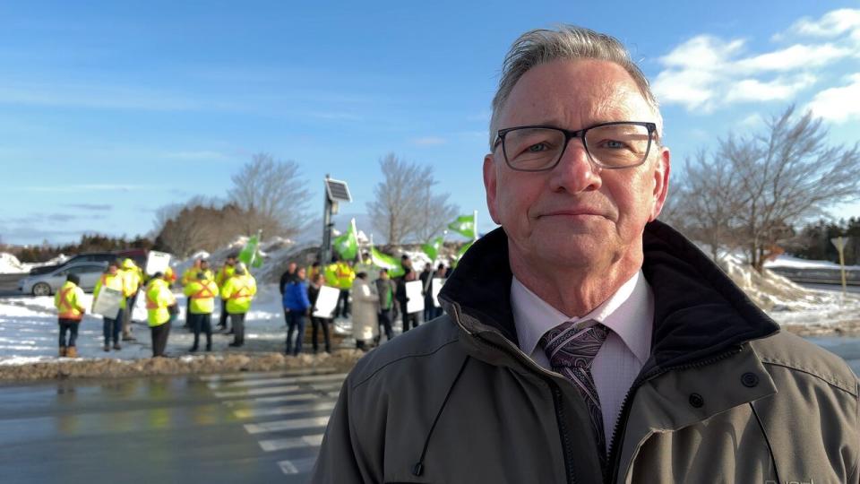 NAPE president Jerry Earle is vowing to keep pressure on the provincial government after news came out that it intended to use a private-public partnership to extend the highways. (Darrell Roberts/CBC - image credit)