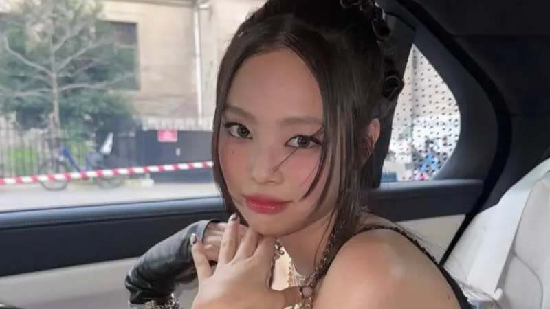 ▲Jennie被粉絲說像三麗鷗角色「酷洛米」，她則反駁「才不是！」，認為自己是「大耳狗」才對。（圖／Jennie IG）