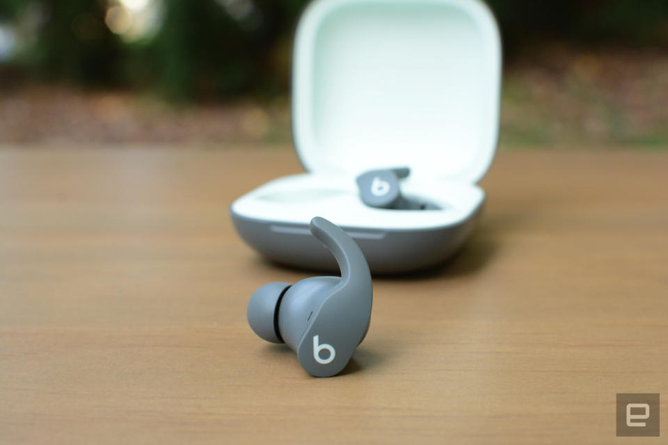 <p>Beats’ latest true wireless earbuds offer all of the best features from Apple’s new AirPods in a less polarizing design.</p>
