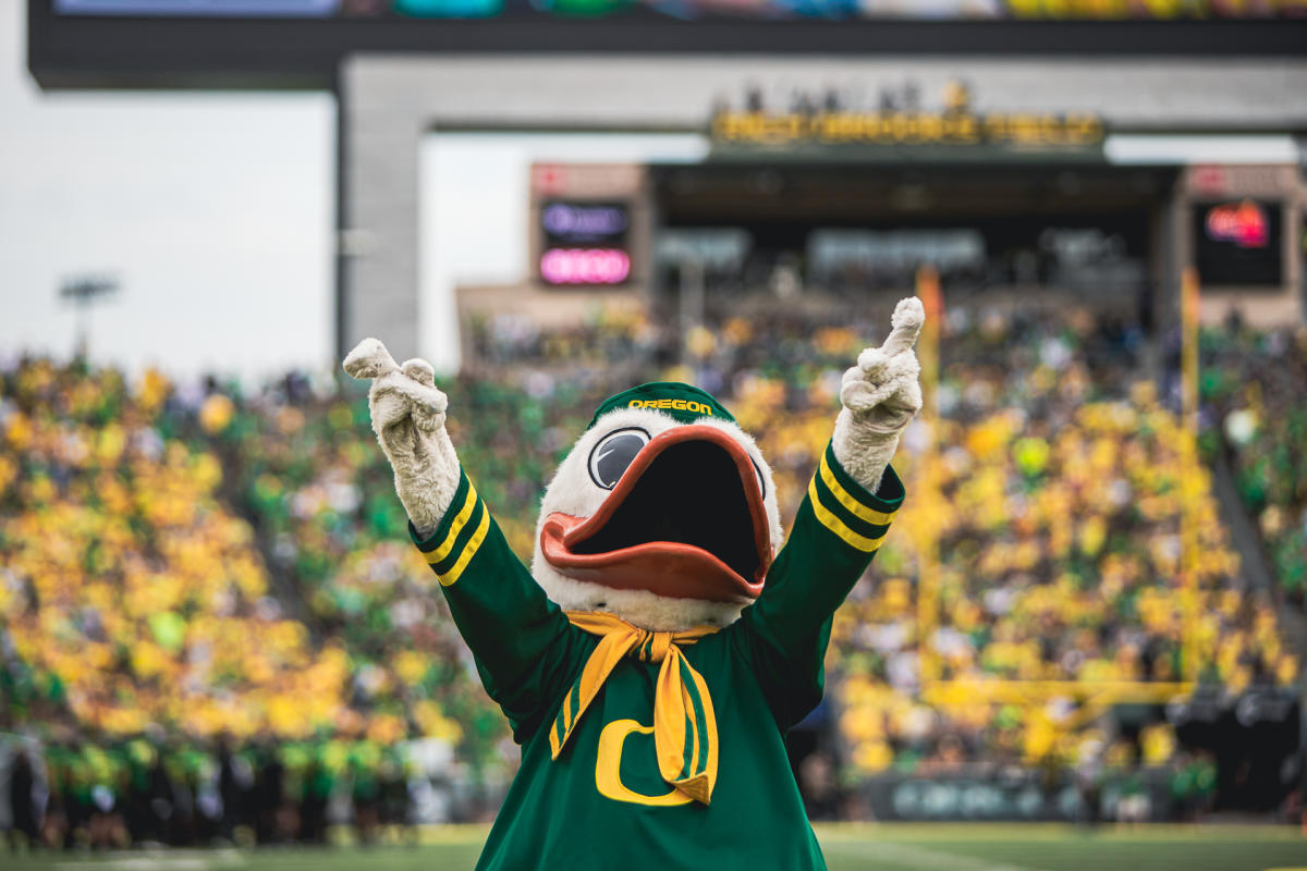 WATCH: Oregon Ducks unveil homemade EA Sports College Football 25