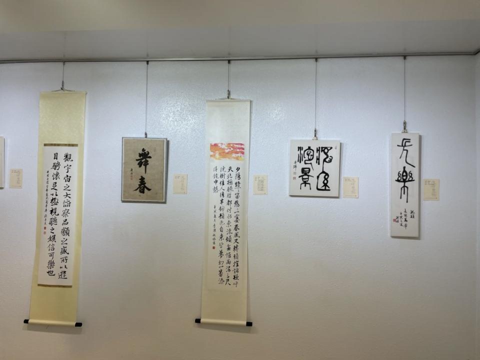 基隆市研露書會自成立以來，便約定一年一展，作為會員間彼此激勵學習與創作的動力。(記者吳翊慈攝)