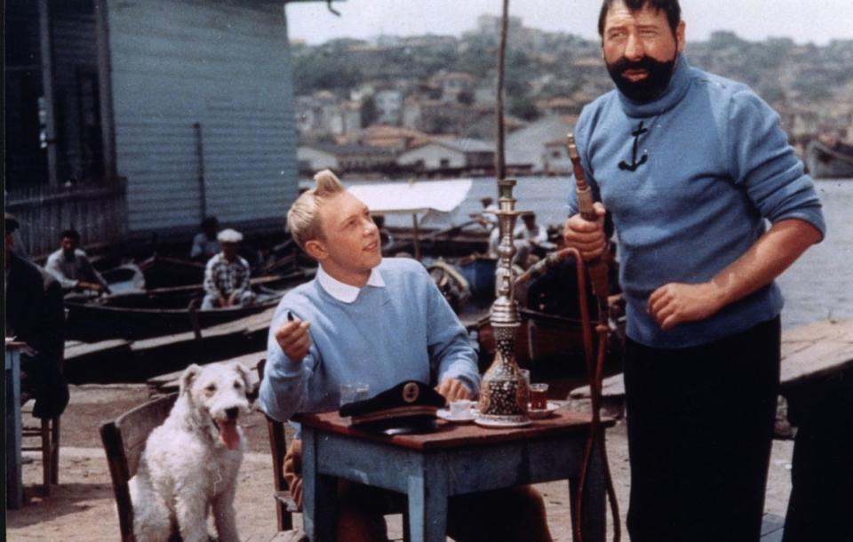 Die Comichelden Struppi, Tim (Jean-Pierre Talbot) und Kapitän Haddock (Georges Wilson) waren schon im Jahr 1961 in "Das Geheimnis um das goldene Vlies" (auf DVD erhältlich) als reale Personen (und als echter Hund) auf der Leinwand zu sehen. (Bild: Sunfilm)