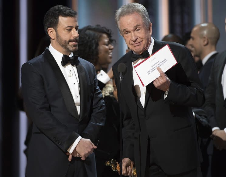 Jimmy Kimmel and Warren Beatty onstage at the 89th Oscars. (Photo: Eddy Chen/ABC)<br>