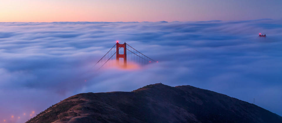 <p>Más de 80 años después, el Golden Gate, que ha sido cruzado por más de dos mil millones de vehículos, sigue siendo una de las construcciones más emblemáticas del mundo y un auténtico hito de la ingeniería. (Foto: Wikimedia Commons). </p>
