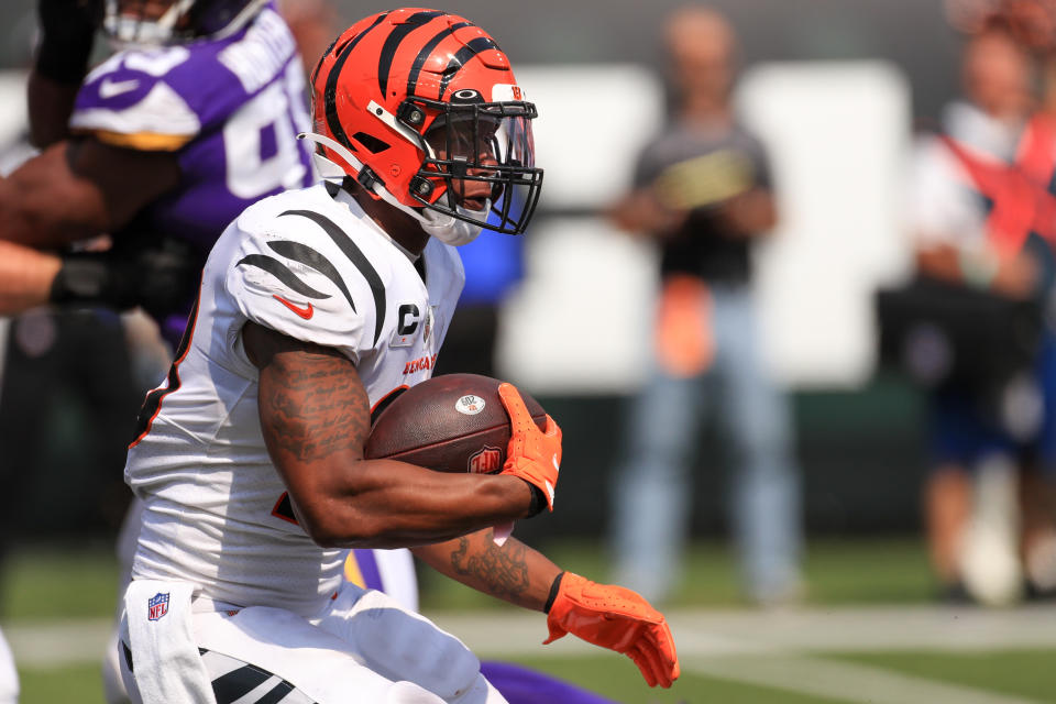 CINCINNATI, OH - SEPTEMBER 12: Cincinnati Bengals running back Joe Mixon (28) carries the ball during the game against the Minnesota Vikings and the Cincinnati Bengals on September 12, 2021, at Paul Brown Stadium in Cincinnati, OH. (Photo by Ian Johnson/Icon Sportswire via Getty Images)