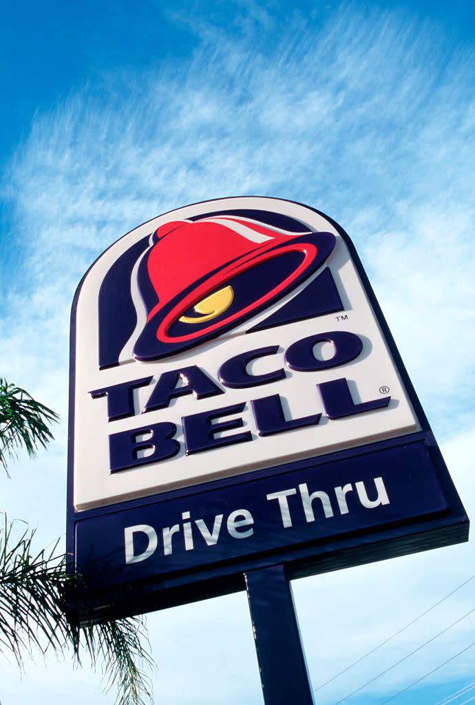 taco bell restaurants open on new years