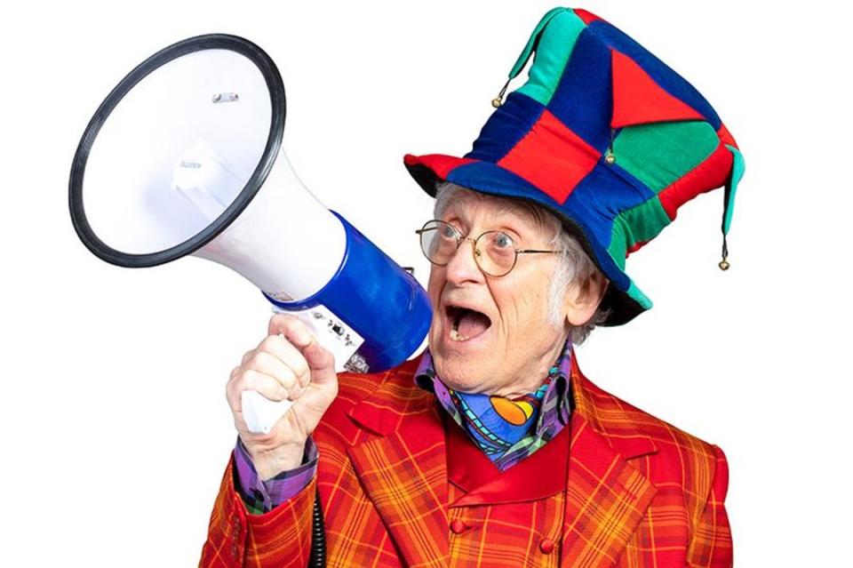 Iceland is giving away £5,000 worth of vouchers in a Christmas campaign starring Slade’s Noddy Holder. (Iceland)