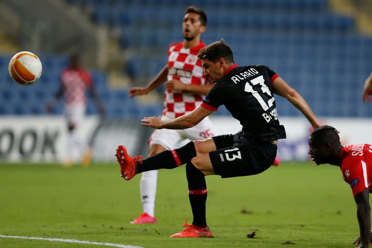 Lucas Alario jugó para el Leverkusen