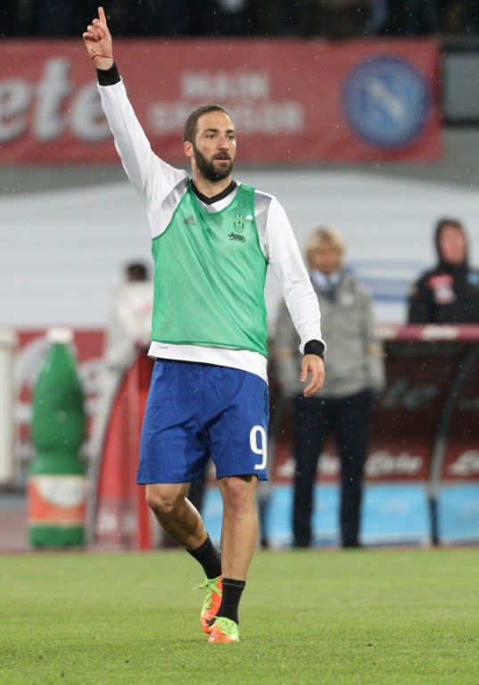 Gonzalo Higuain was treated to over a minute of uninterrupted whistling when he walked out at a stadium where he was once idolised